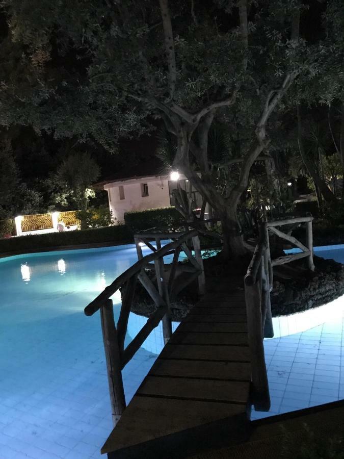 Short-Lets D33, Part Of The House Is Available For Short-Term Rentals In Sorrento Center Exterior foto